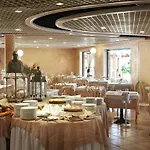 Hotel Sant'elmo 4*